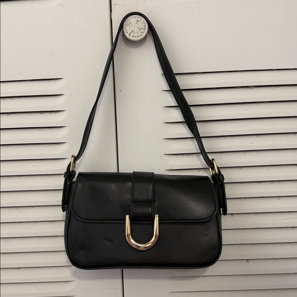 Elegant Black Shoulder Bag #063